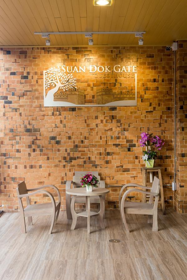 Suan Dok Gate Guesthouse Chiang Mai Exterior photo