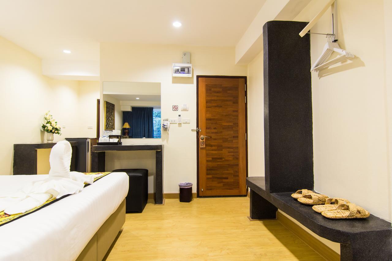 Suan Dok Gate Guesthouse Chiang Mai Exterior photo