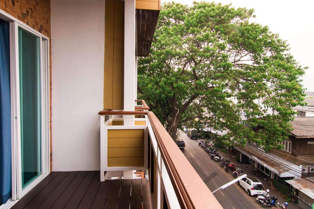 Suan Dok Gate Guesthouse Chiang Mai Exterior photo